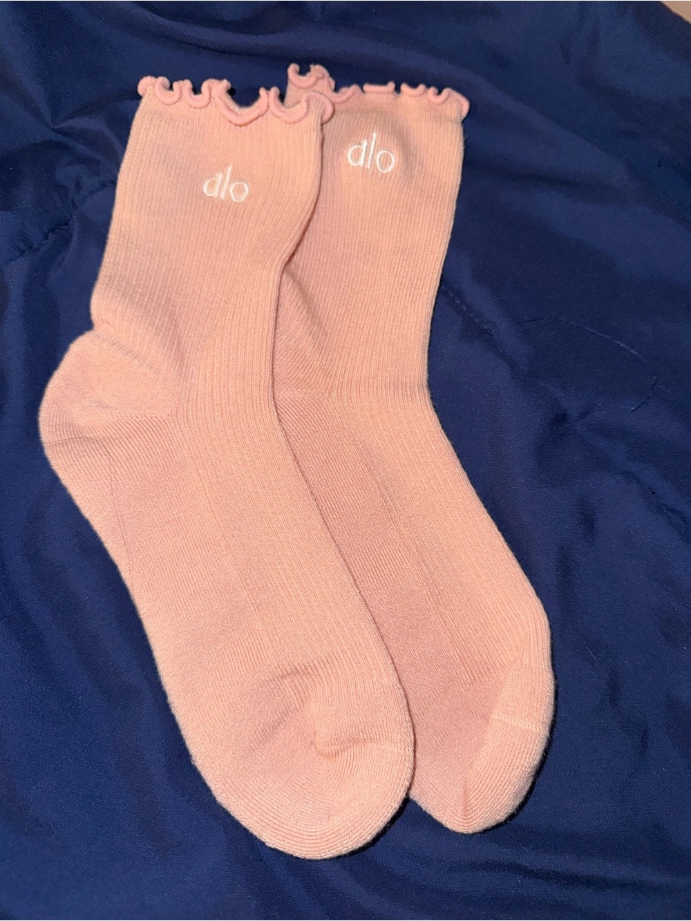 ALO Yoga Women’s Lettuce Edge Socks NWOT